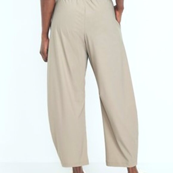 Old Navy High-Waisted SleekTech Barrel Ankle Pants - MED - NWOT - Picture 2 of 8